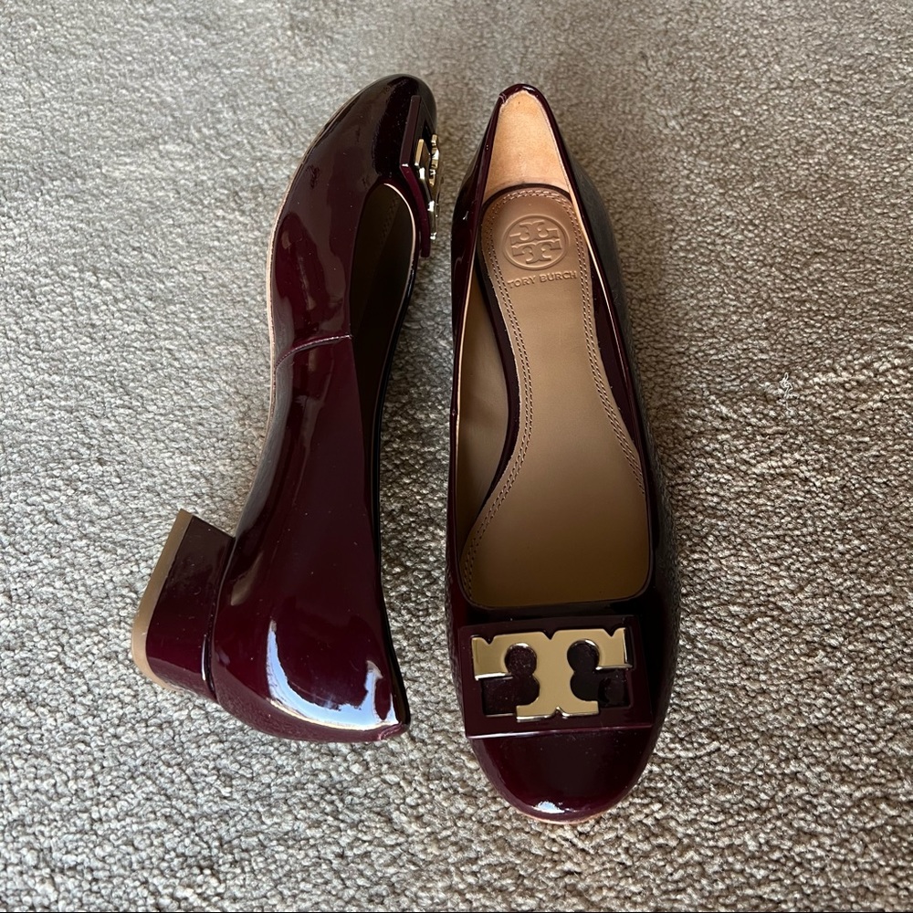 Tory Burch burgundy patent leather logo pump